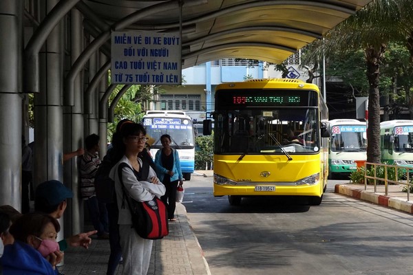 Phát triển hạ tầng cho phương tiện công cộng tại Hà Nội