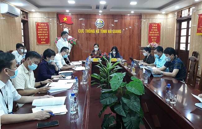 Đoàn công tác Tổng cục Thống kê thực hiện giám sát Tổng điều tra kinh tế năm 2021 tại tỉnh Hà Giang.