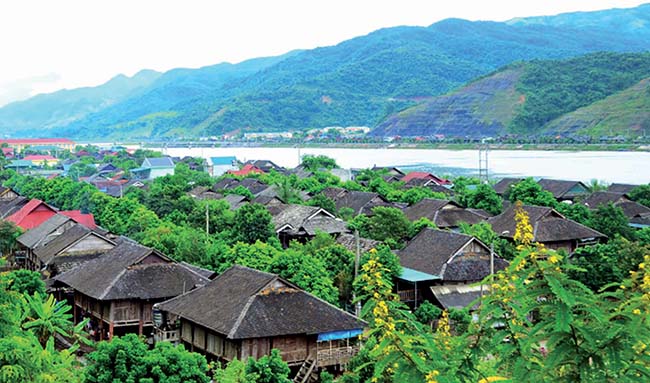 Thị xã Mường Lay quyết tâm đưa dịch vụ - du lịch thành ngành kinh tế mũi nhọn 1