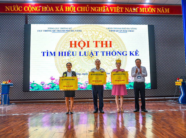 Cục thống kê thành phố Đà Nẵng phối hợp với UBND quận Hải Châu tổ chức hội thi “Tìm hiểu về luật thống kê” 2