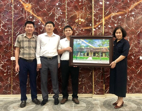 Đoàn công tác Tổng cục Thống kê đến thăm và làm việc tại Chi cục Thống kê huyện Yên Thành tỉnh Nghệ An