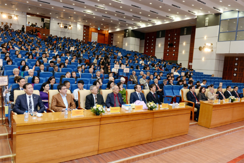 Tổng cục trưởng TCTK tham dự Lễ kỷ niệm 38 năm Ngày Nhà giáo Việt Nam của trường Đại học Kinh tế Quốc dân