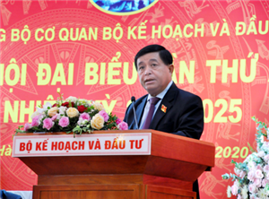 Đồng chí Nguyễn Chí Dũng, UVTW Đảng, Bí thư Ban cán sự Đảng, Bộ trưởng Bộ KHĐT phát biểu chỉ đạo Đại hội