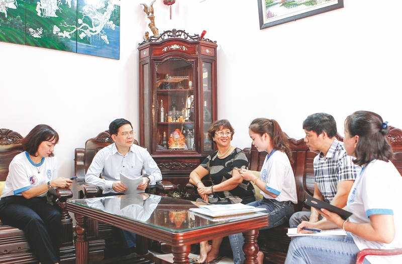 Phó Tổng cục trưởng TCTK Phạm Quang Vinh tham gia thực địa điều tra tại Bình Định