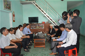 Đoàn giám sát Trung ương thực hiện điều tra thực địa tại thôn Làng Lạc, xã Xuân Quang, huyện Chiêm Hóa, tỉnh Tuyên Quang
