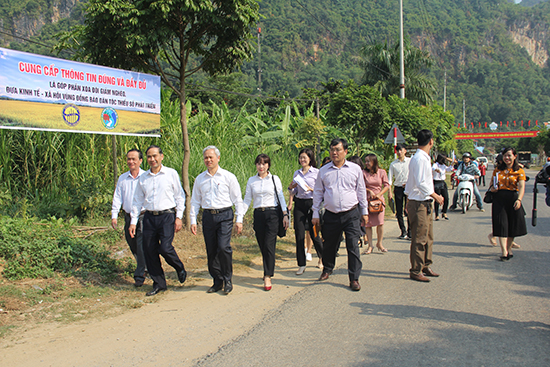 Đoàn giám sát trung ương tham dự lễ ra quân điều tra thực trạng kinh tế- xã hội 53 dân tộc thiểu số tại tỉnh Sơn La 1