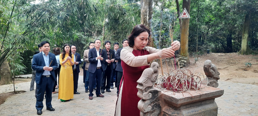 Lãnh đạo Tổng cục Thống kê thăm Tuyên Quang phục dựng, tôn tạo di tích Nha Thống kê Việt Nam