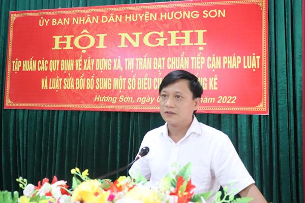 Huyện Hương Sơn tổ chức tập huấn các quy định về xây dựng xã, thị trấn đạt chuẩn tiếp cận pháp luật và tuyên truyền Luật sữa đổi bổ sung một số điều của Luật Thống kê 1