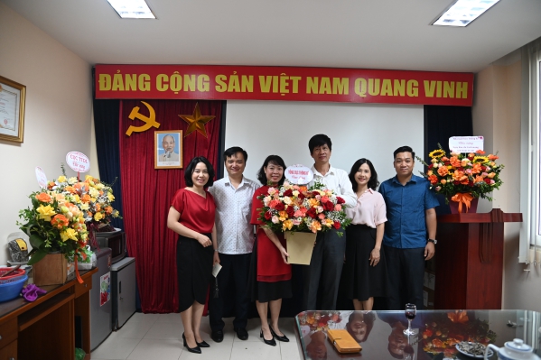 Lãnh đạo Bộ Kế hoạch và Đầu tư, Lãnh đạo Tổng cục Thống kê và các đơn vị chúc mừng Tạp chí Con số và Sự kiện nhân Ngày Báo chí Cách mạng Việt Nam 2