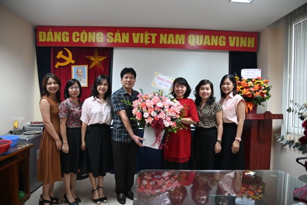 Lãnh đạo Bộ Kế hoạch và Đầu tư, Lãnh đạo Tổng cục Thống kê và các đơn vị chúc mừng Tạp chí Con số và Sự kiện nhân Ngày Báo chí Cách mạng Việt Nam 4