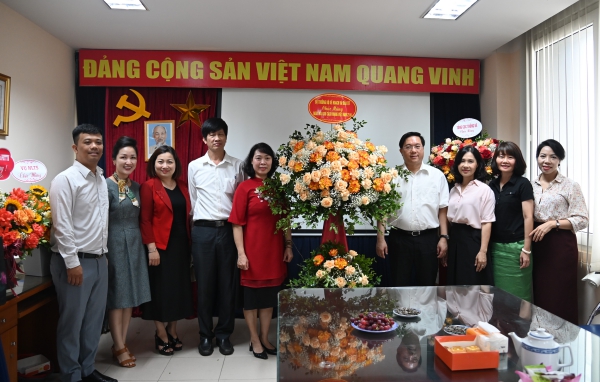 Lãnh đạo Bộ Kế hoạch và Đầu tư, Lãnh đạo Tổng cục Thống kê và các đơn vị chúc mừng Tạp chí Con số và Sự kiện nhân Ngày Báo chí Cách mạng Việt Nam