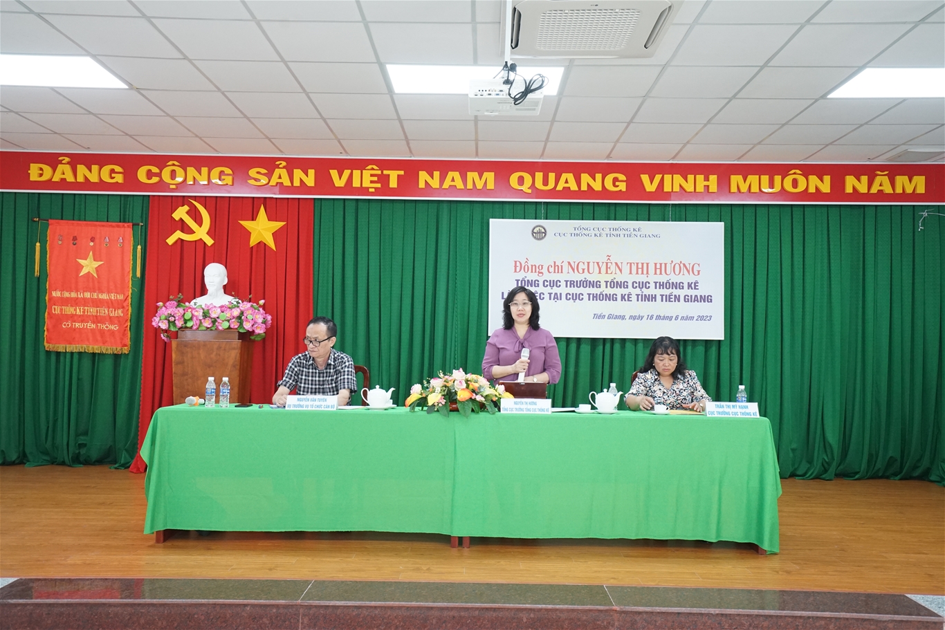 Tổng cục trưởng Nguyễn Thị Hương làm việc tại Cục Thống kê tỉnh Tiền Giang và Ủy ban nhân dân tỉnh Tiền Giang