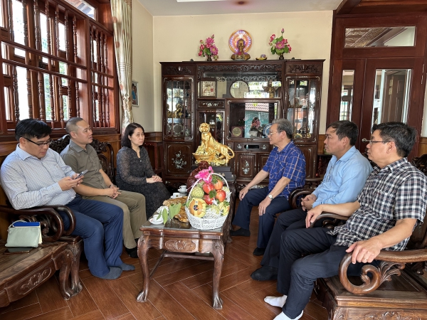 Tổng cục trưởng Nguyễn Thị Hương thăm hỏi Nguyên Lãnh đạo Tổng cục Thống kê tại thành phố Hồ Chí Minh