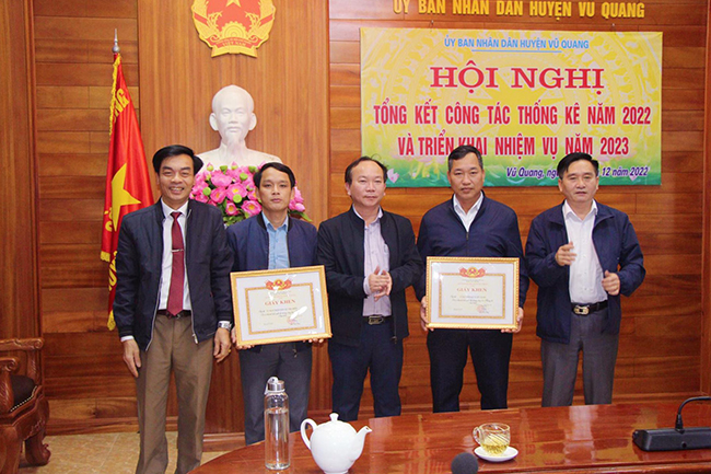 UBND huyện Vũ Quang, Hà Tĩnh tổ chức hội nghị Tổng kết công tác Thống kê năm 2022 và triển khai nhiệm vụ năm 2023. 1