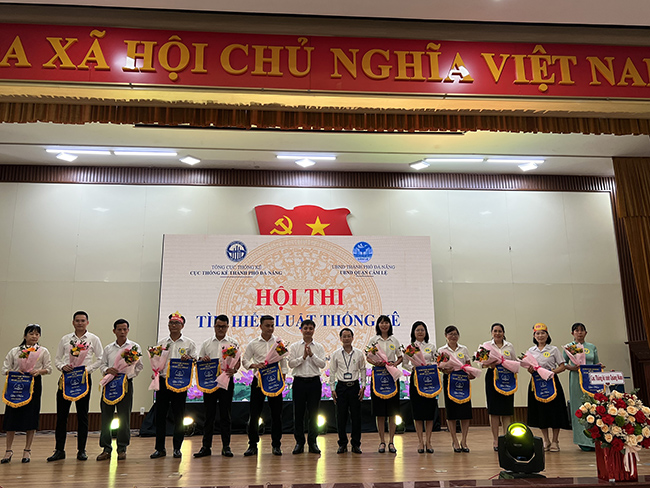 Cục Thống kê thành phố Đà Nẵng đẩy mạnh hoạt động phổ biến Luật và tuyên truyền kiến thức Thống kê