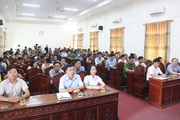 Huyện Hương Sơn (Hà Tĩnh) tổ chức tập huấn các quy định về xây dựng xã, thị trấn đạt chuẩn tiếp cận pháp luật và tuyên truyền Luật sữa đổi bổ sung một số điều của Luật Thống kê