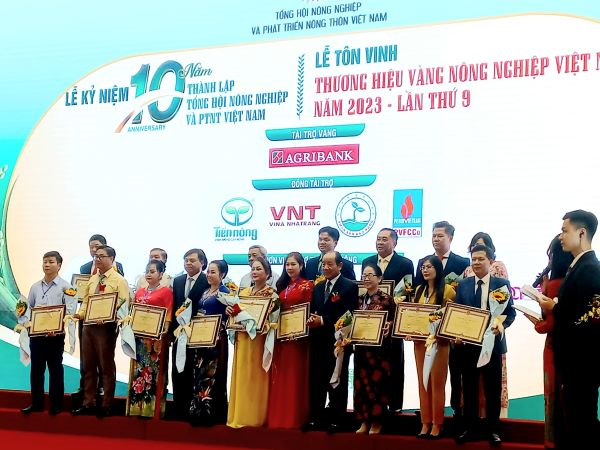 Tôn vinh Thương hiệu Vàng nông nghiệp Việt Nam năm 2023