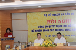 Tân Tổng cục trưởng TCTK Nguyễn Thị Hương phát biểu tại buổi Lễ