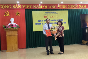 à Nguyễn Thị Hương - Tổng cục trưởng TCTK trao Quyết định bổ nhiệm lại chức vụ Cục trưởng Cục Thống kê tỉnh Quảng Bình cho ông Trần Quốc Lợi