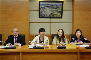 Bà Naomi Kitahara (thứ ba từ trái sang), Tân Trưởng đại diện UNFPA tại Việt Nam